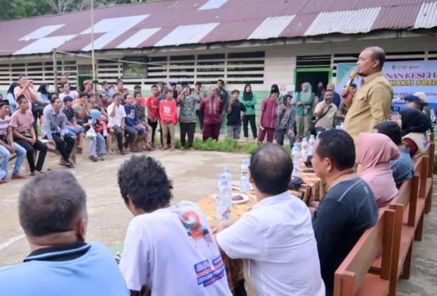 Bupati Inhu Dengarkan Langsung Curhat Suku Talang Mamak