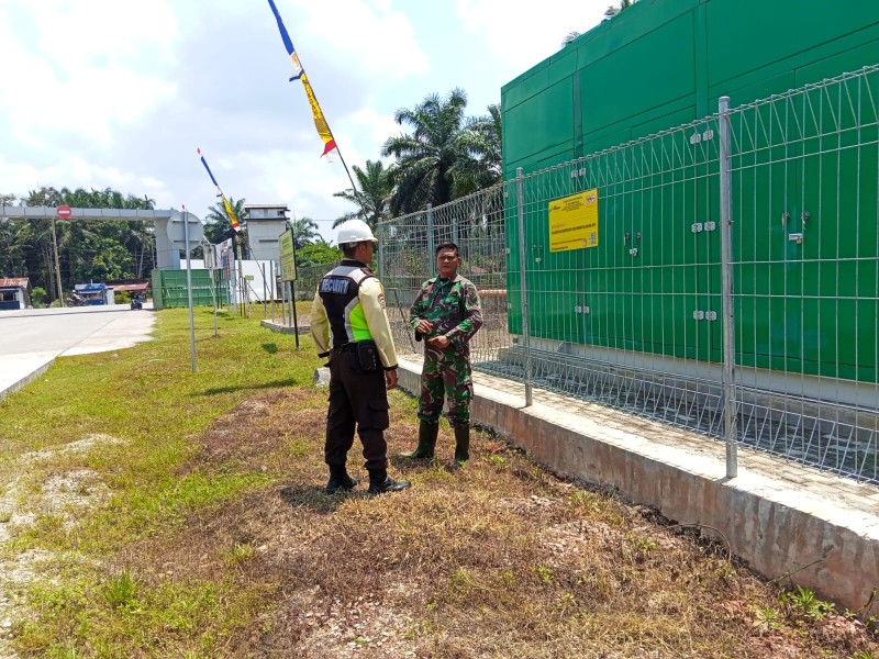 Perkuat Binter, Babinsa Pantau Keamanan Area Operasional PT SDO di Lubuk Gaung