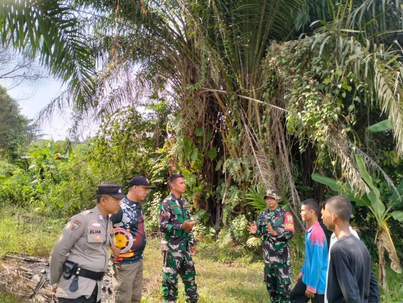 Babinsa Koramil 03/Minas Koptu Salomo Sembiring Laksanakan Patroli Karhutla di Minas Jaya, Nihil Titik Api