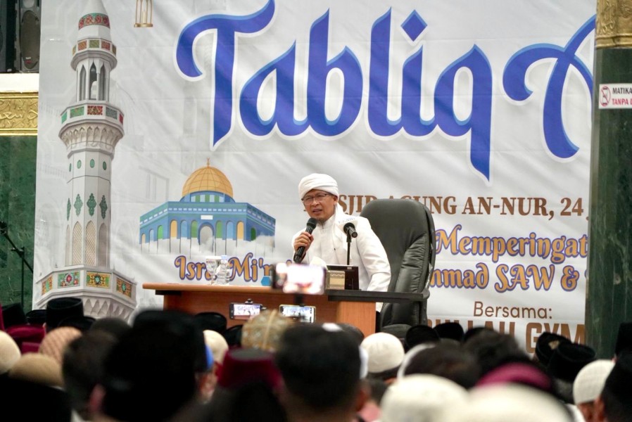 Hadiri Tabligh Akbar Pemprov Riau, Aa Gym Sebut Masalah Negeri dan Keluarga Berakar dari Krisis Akhlak