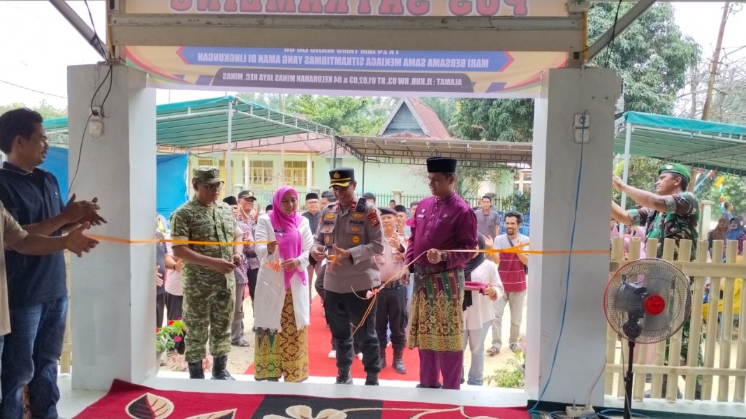 Pos Satkamling Prima Palang Meranti Minas Jaya Diresmikan, Kapolsek Minas Serahkan Peralatan Keamanan