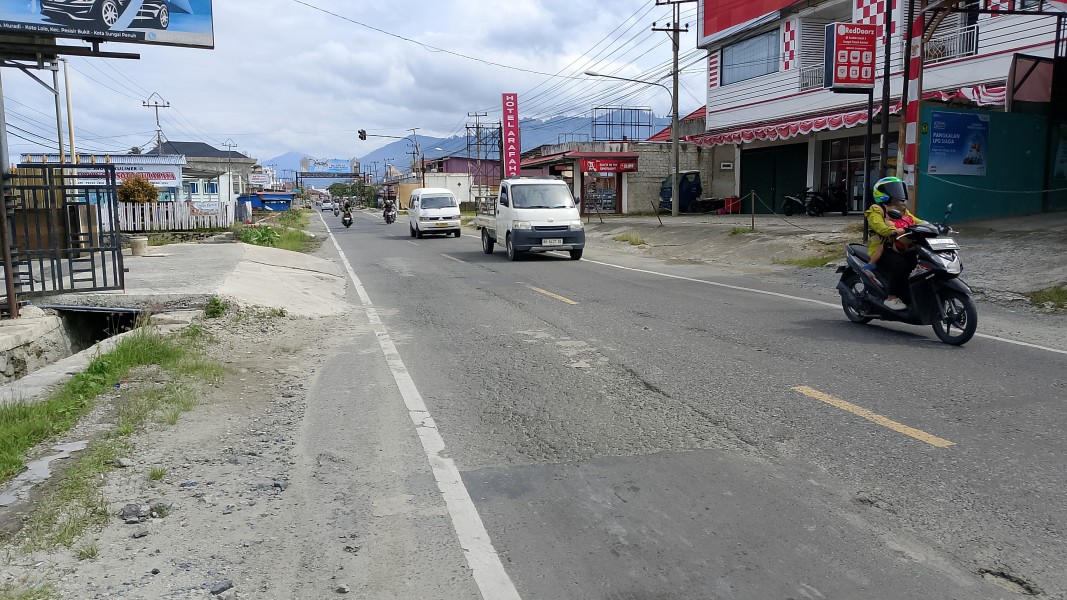 Warga Minta BPJN Jambi Aspal Ulang Ruas Jalan Nasional di Kota Sungai Penuh