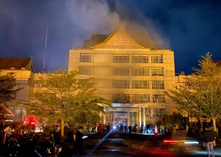 Gedung Kantor Bupati Inhil Terbakar, Pemkab Nyatakan Duka dan Pastikan Pelayanan Tetap Berjalan