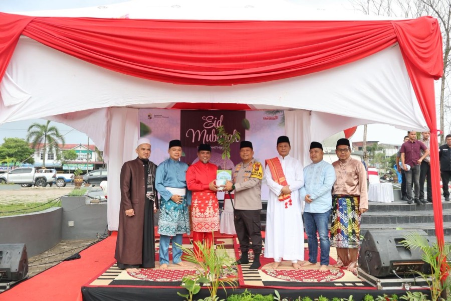 Idul Fitri Penuh Berkah di Pangkalan Kerinci, Sholat Ied Khidmat dan Aksi Peduli Lingkungan Menggema