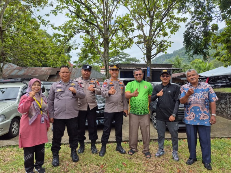 Kasat Binmas Polres Tanah Datar Silaturahmi dengan Anggota PGRI Tanah Datar