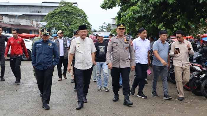Harga Sembako di Bengkulu Selatan Terpantau Stabil, Wakapolres Ingatkan Pedagang Jangan Timbun Barang