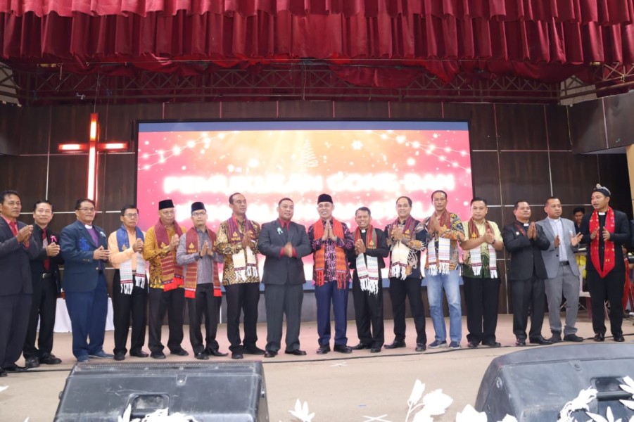 Bupati Inhil Hadiri Natal Oikumene 2025, Tekankan Pentingnya Kerukunan dan Persatuan