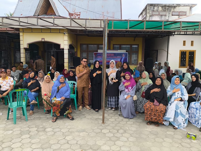 Reses di Desa Tanjung Berulak dan Desa Teratak, Hj. Eva Yuliana Siap Perjuangkan Jembatan Mangkrak 7 Tahun