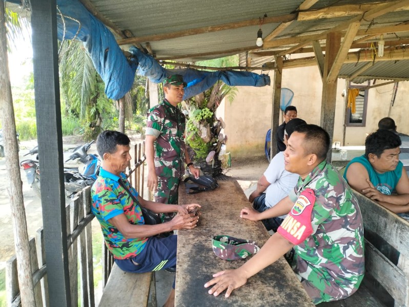 Babinsa Koramil 03/Minas Gencar Sosialisasi Bahaya Narkoba di Desa Minas Barat