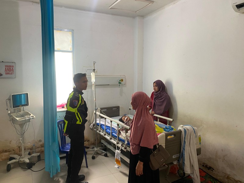 Insiden Lalu Lintas di Keritang, Pasangan Lansia dan Pedagang Tahu Alami Luka