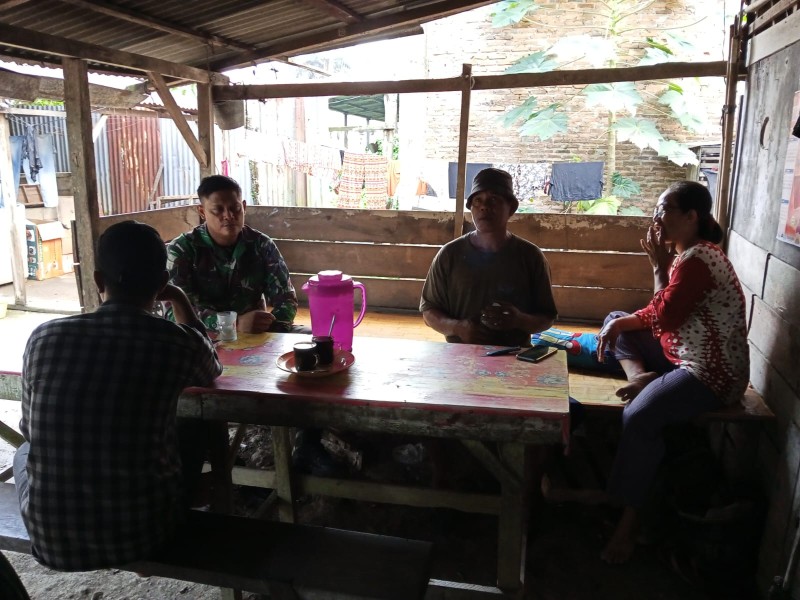 Perkuat Kemanunggalan TNI-Rakyat, Babinsa Koramil 03/Sungai Sembilan Gelar Komsos di Lubuk Gaung