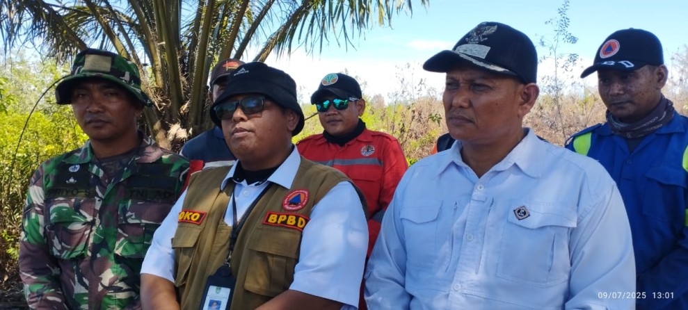 Heli Waterboom Dikerahkan Padamkan Karhutla di Bagan Keladi Dumai