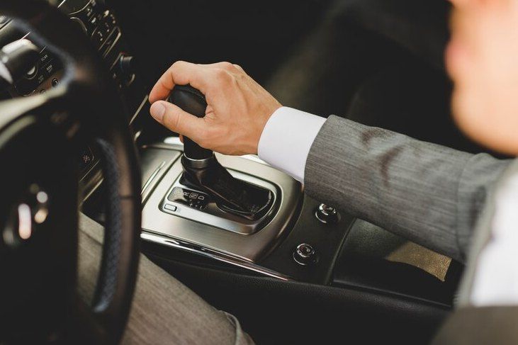 Mobil Bekas Manual atau Matic, Mana yang Lebih Awet?