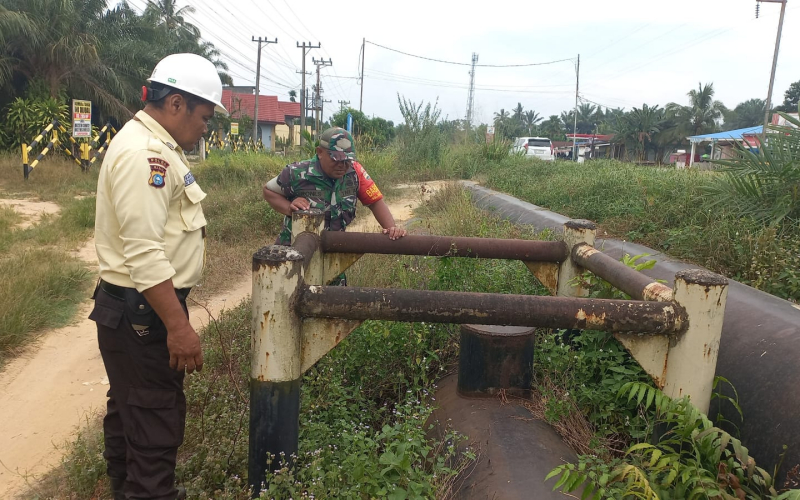 Telusuri Pipa Minyak, Koramil 02 dan Tim Lakukan Patroli