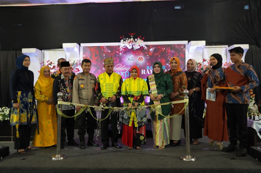 Dukung UMKM! Wedding Expo dan Bazaar Ramadhan Inhil 2025 Resmi Dibuka Bupati