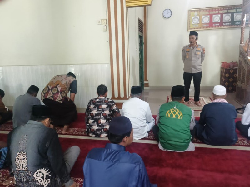 Kapolsek Siak Hulu Sambang Warga, Ajak Jaga Kamtibmas dan Dukung Ketahanan Pangan