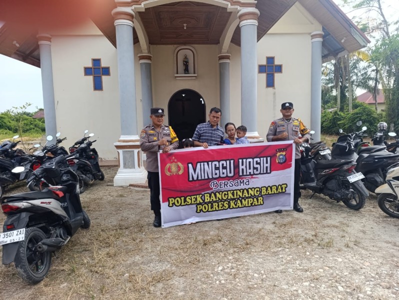 Polsek Bangkinang Barat Gelar Minggu Kasih di Gereja Santo Yosep, Jalin Silaturahmi dan Berbagi Pesan Kamtibmas!