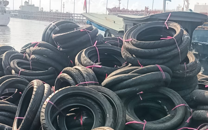 Bea Cukai Dumai Amankan 3.750 Ban Bekas Tanpa Dokumen Impor di Perairan Pasir Selatan
