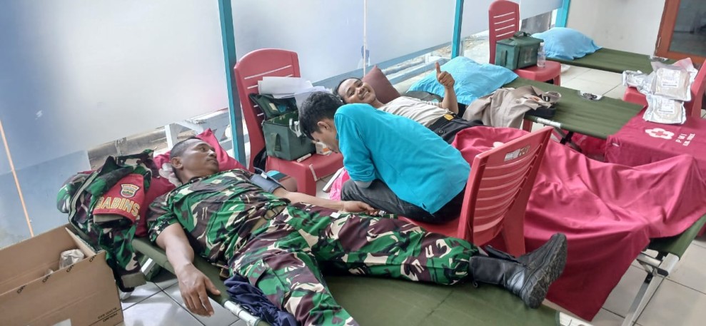 Babinsa Koramil 06/Kateman Ikuti Aksi Donor Darah