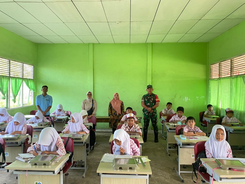 Dukung Gizi Anak Sekolah, Koramil 06/Kateman Kawal Program MBG