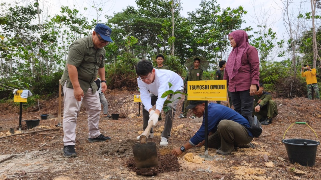 Belantara Foundation Gandeng Resona Bank Ltd. Tanam Pohon di Tahura Sultan Syarif Hasyim, Riau