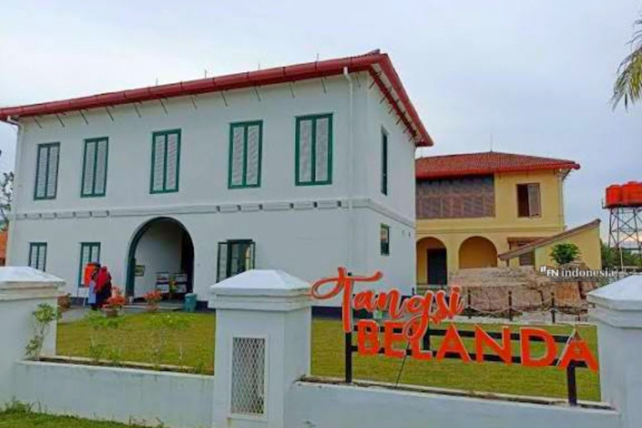 Tim Kementerian Kebudayaan RI Cek Kondisi Ambruknya Tangsi Belanda di Siak