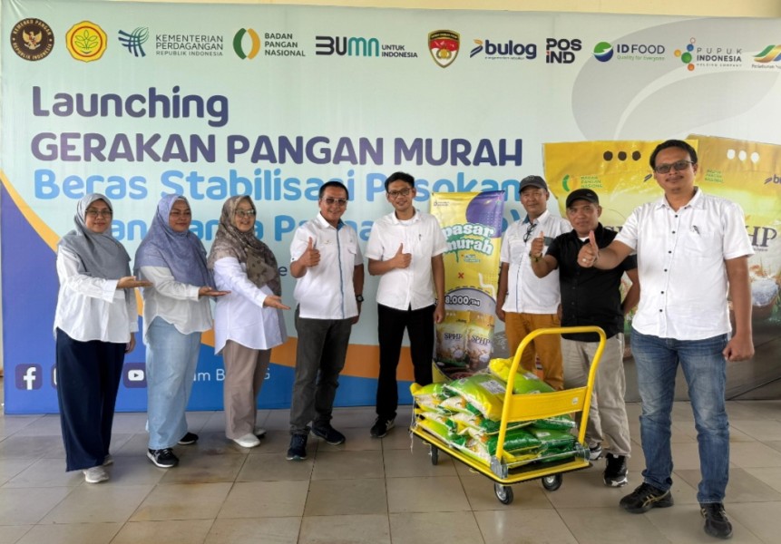Bantu Kendalikan Inflasi, PTPN IV Regional III Salurkan 32 Ton Beras Murah Berkualitas