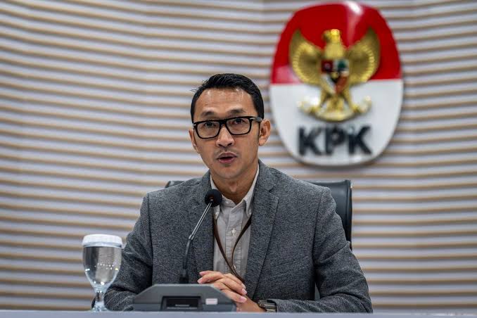 KPK Agendakan Periksa Plt Gubernur Riau Terkait Uang Rupiah dan Dolar Singapura