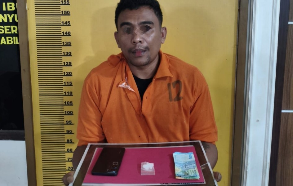 Disergap di Atas Motor, Personel Polsek Peranap Ringkus Pengedar Sabu 2,2 Gram