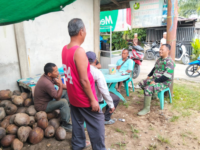 Pererat Silaturahmi, Danramil 06/Kateman Berbaur dengan Warga di Lokasi TMMD ke-123