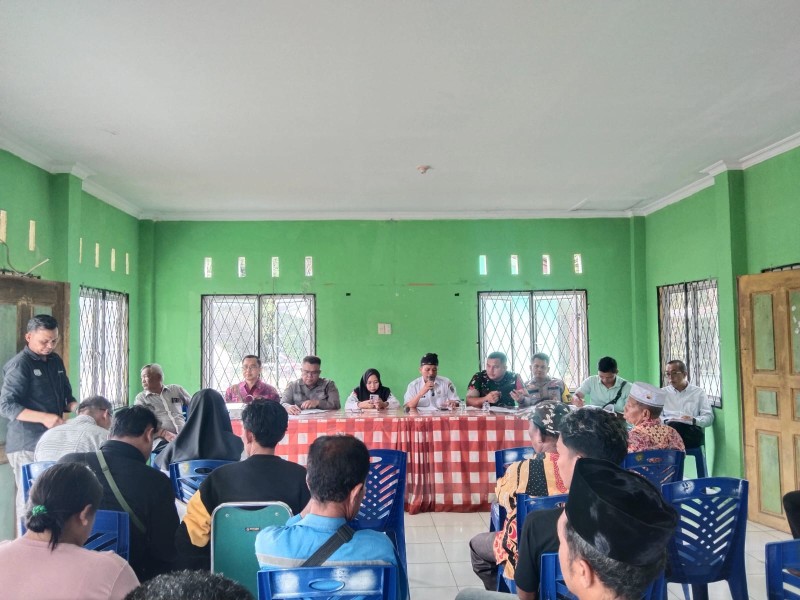 Babinsa Koramil 03/Minas Hadir Aktif Dampingi Sosialisasi Pembangunan Kebun Masyarakat di Minas Barat