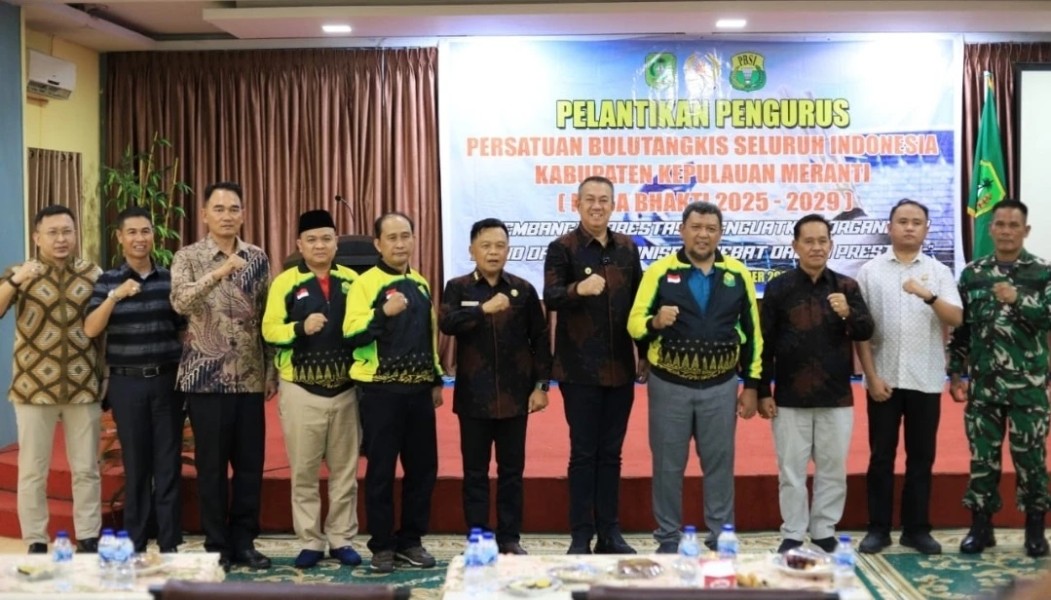 Muzamil Baharudin Pimpin PBSI Meranti, Bupati Asmar Tekankan Pembinaan Atlet Usia Dini