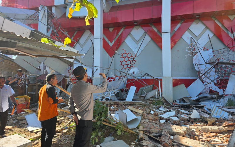 Pasca-Gempa Maluku Utara, Wakapolda Sulut Pimpin Langsung Peninjauan Infrastruktur dan Mitigasi di GOR KONI Sario