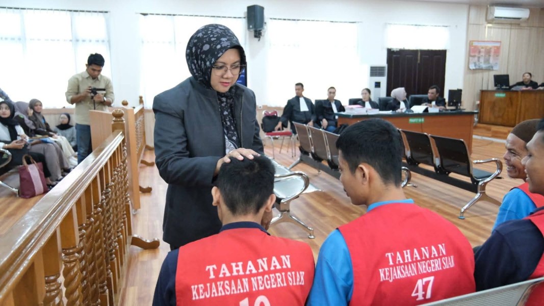 Bupati Siak Jadi Saksi di Sidang Konflik Masyarakat dengan PT SSL
