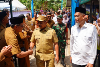 Penuhi Janji Politik, Gubri Abdul Wahid Resmikan Rumah Layak Huni di Sungai Geniot Dumai