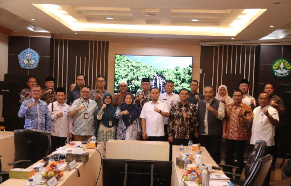 Atasi Banjir, Pemko Pekanbaru dan Unri Sepakat Jadikan 10 Danau Untuk Resapan Air