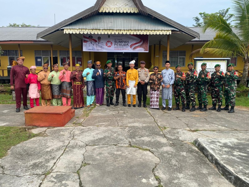 Babinsa Koramil 06/Kateman Hadiri Upacara Peringatan Hari Sumpah Pemuda ke-97 di Sungai Guntung