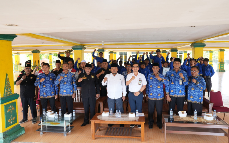 Lahirkan Bibit Tenaga Kerja Lokal Unggul, GM Kilang Pertamina Dumai Serahkan Sertifikat Satpam Gada Pratama