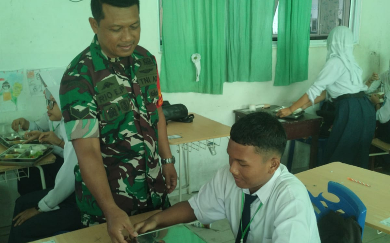 Sinergi TNI, Yayasan dan Badan Gizi Nasional Salurkan 2.480 Paket Makanan Bergizi di Dumai