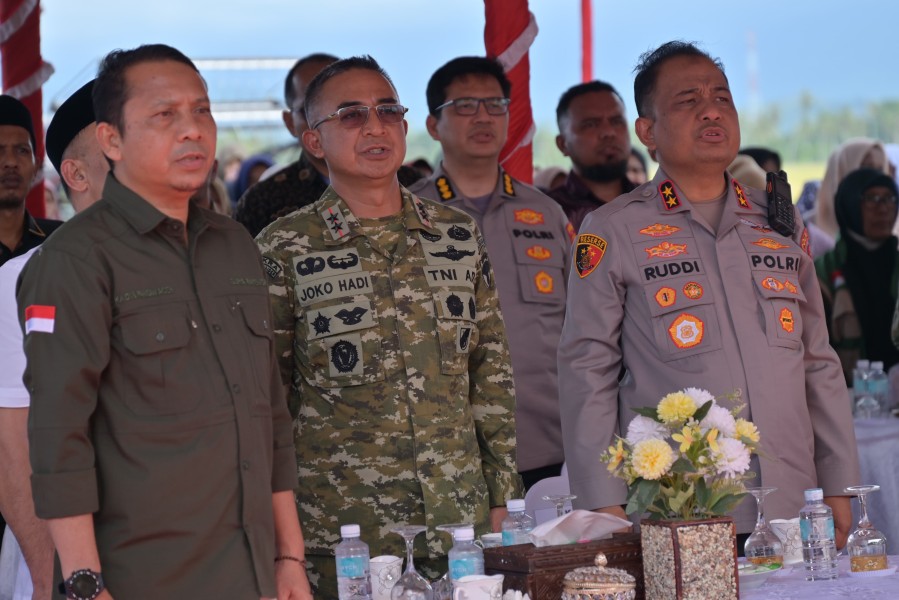 Dandim 0102/Pidie Dampingi Pangdam IM Ikuti Vicon Panen Raya Padi Serentak Program Hanpangan TNI