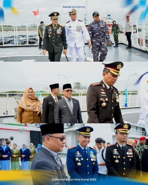 Sekda Fahmi Rizal Wakili Wali Kota Dumai pada Upacara Tabur Bunga di Laut Peringatan Hari Pahlawan 2025