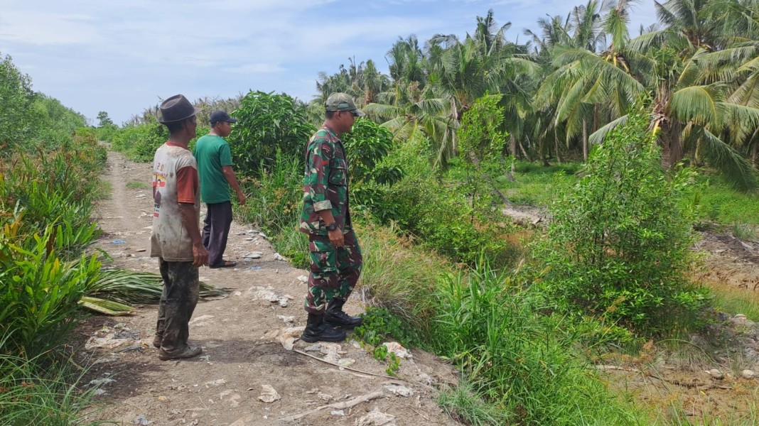 Koramil 06/Kateman Intensifkan Patroli dan Sosialisasi Karhutla untuk Antisipasi Kebakaran Lahan