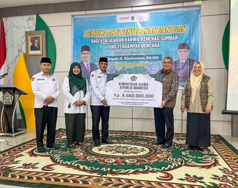 Kemenag Salurkan Bantuan Rp10,2 Miliar untuk Penyintas Banjir di Sumatera Barat
