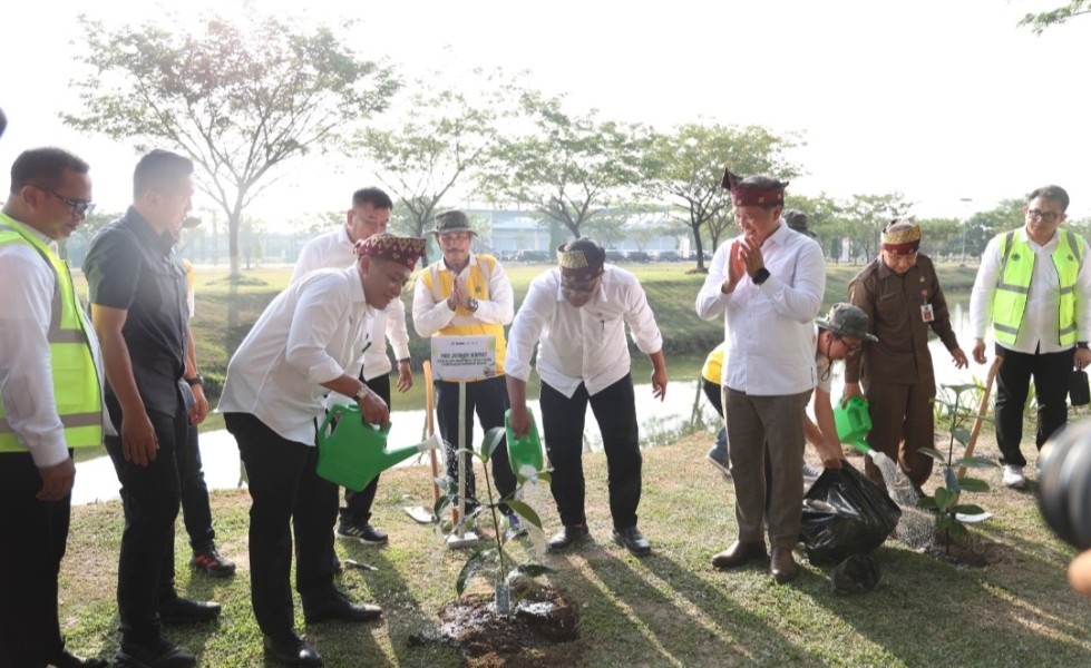 Menteri Lingkungan Hidup-PTPN IV PalmCo Luncurkan Gerakan Tanam 1,5 Juta Pohon