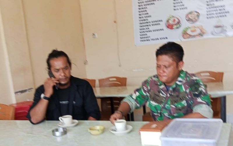 Komsos Babinsa di Jalan Mampu Jaya, Bangun Komunikasi dan Sinergi dengan Warga