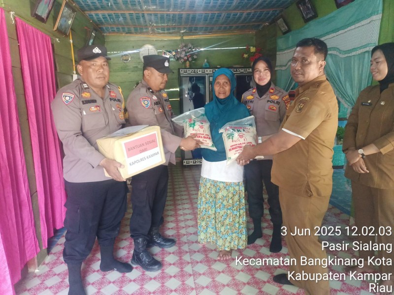 Kapolres Kampar Salurkan Bantuan Sembako, Wujud Kepedulian di Tengah Masyarakat