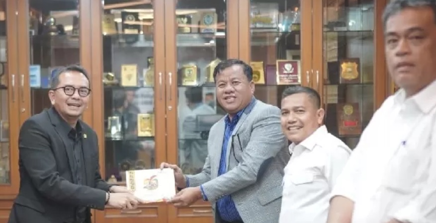 Bupati Kuansing Perjuangkan Rp265 Miliar Dana Jalan ke DPR RI