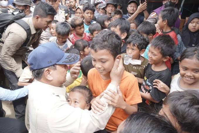 Kepuasan Publik 79,9 Persen, Prabowo Paham Cara Merangkul Semua Kalangan