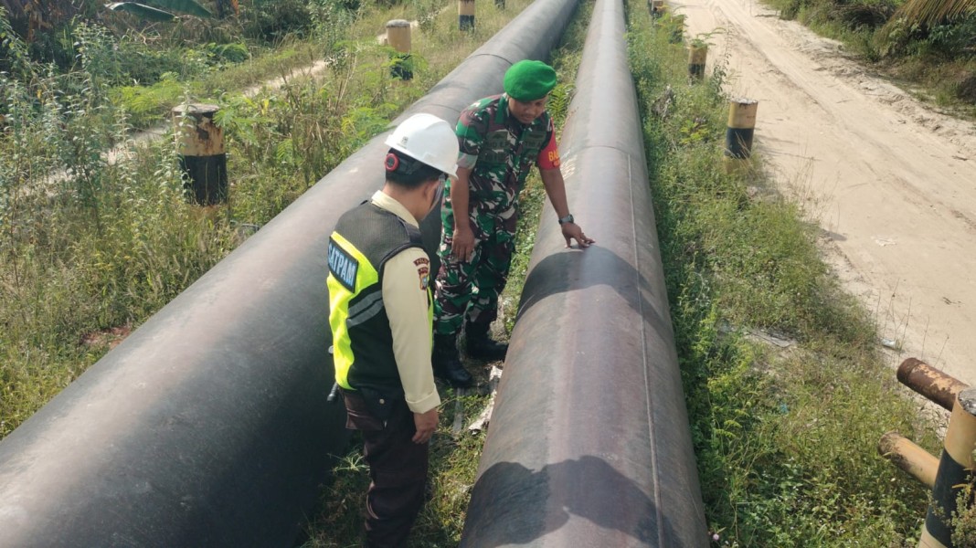 Babinsa-Security PHR Perkuat Pengamanan Jalur Pipa Minyak di Dumai