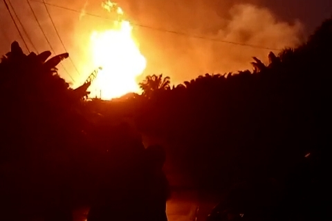 Pipa Gas di Kemuning Inhil Meledak, Warga Panik Api Membumbung Tinggi